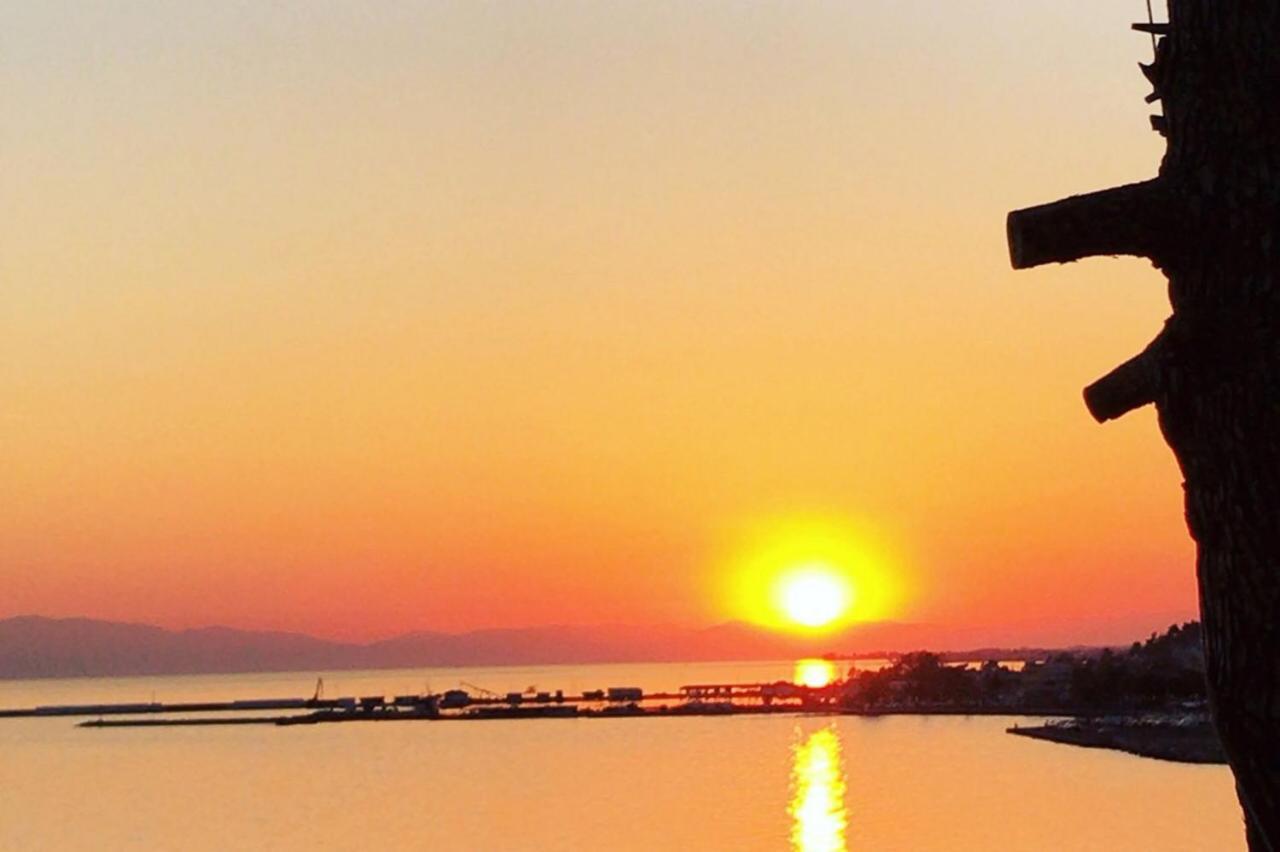 Kalma Villa Ena Nea Moudania Buitenkant foto